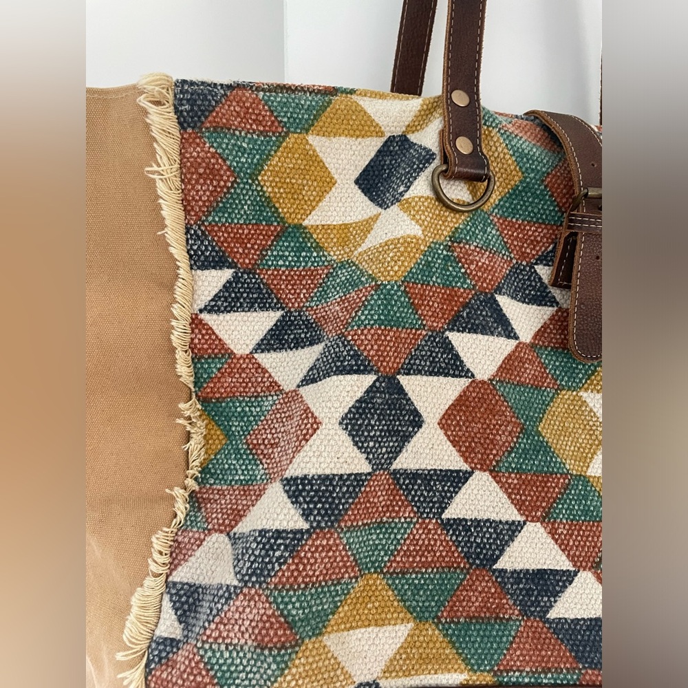 Myra Bag Multicolor Quilt Pattern Weekender
Boho Upcycled - Picture 2 of 13